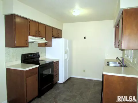 75 Villanova, Springfield, IL 62703 photo 5
