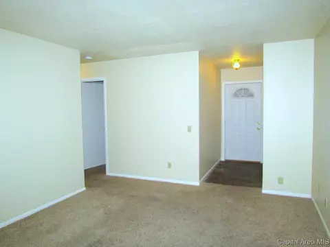 75 Villanova, Springfield, IL 62703 photo 3