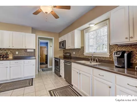 2009 Chatham Rd, Springfield, IL 62704 photo 12