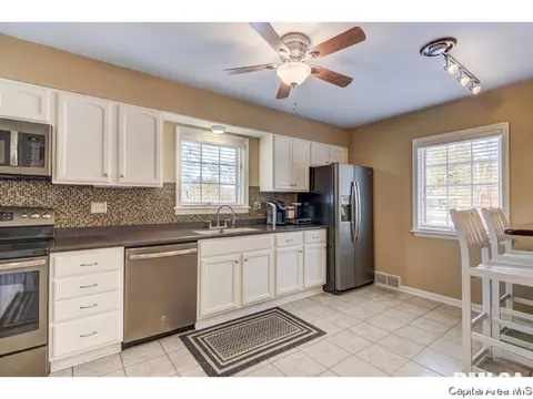 2009 Chatham Rd, Springfield, IL 62704 photo 13