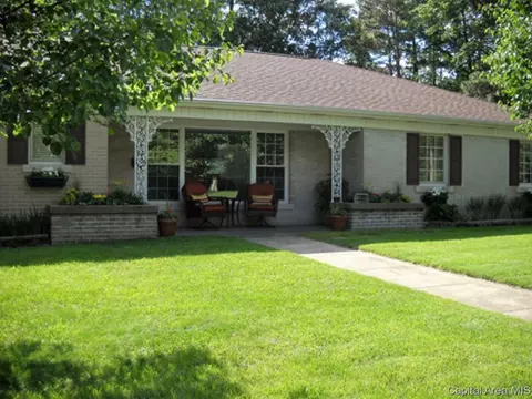 2009 Chatham Rd, Springfield, IL 62704 photo 1