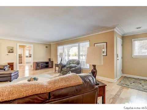 2009 Chatham Rd, Springfield, IL 62704 photo 3