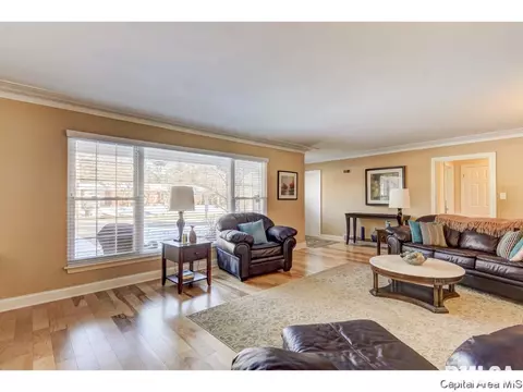 2009 Chatham Rd, Springfield, IL 62704 photo 4