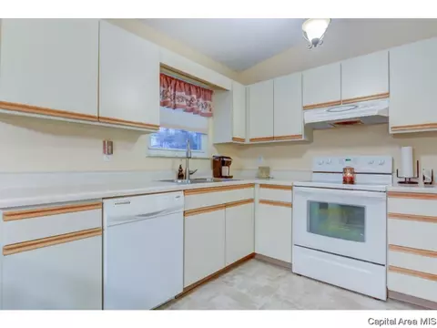 5283 Coleman, Springfield, IL 62703 photo 14