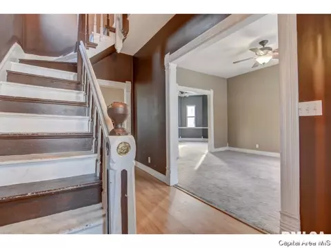 338 S State St, Springfield, IL 62704 photo 5