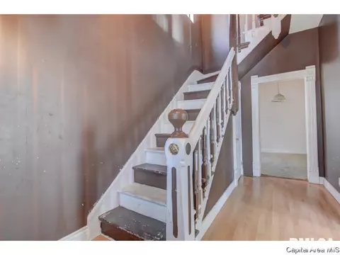 338 S State St, Springfield, IL 62704 photo 6