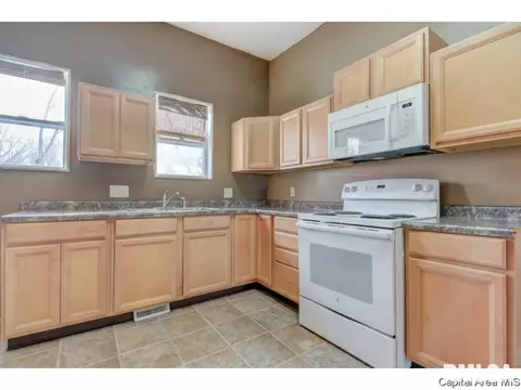 338 S State St, Springfield, IL 62704 photo 14
