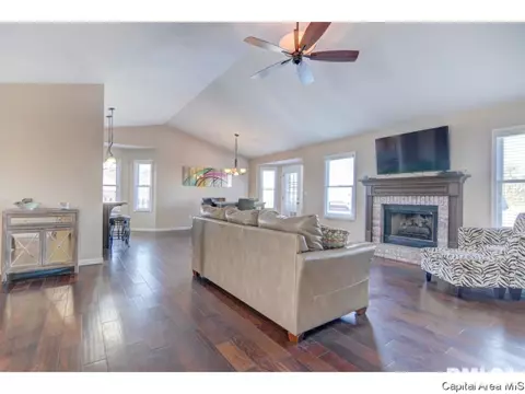 409 Eagle Ridge Dr, Chatham, IL 62629 photo 6