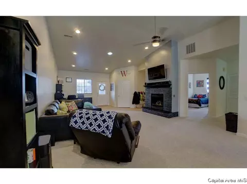 4319 Harvard Dr, Springfield, IL 62712 photo 5