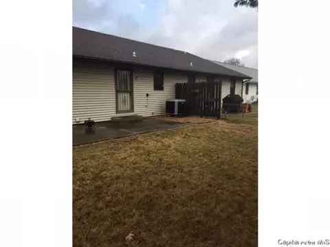 5244-5246 Carlton, Springfield, IL 62703 photo 4