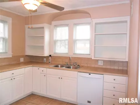 1800 S 5th St, Springfield, IL 62703 photo 10