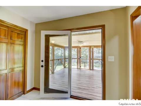 407 Dover Ct, Chatham, IL 62629 photo 10