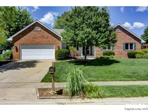 407 Dover Ct, Chatham, IL 62629 photo 1