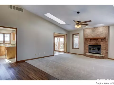 407 Dover Ct, Chatham, IL 62629 photo 25