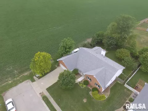 407 Dover Ct, Chatham, IL 62629 photo 2