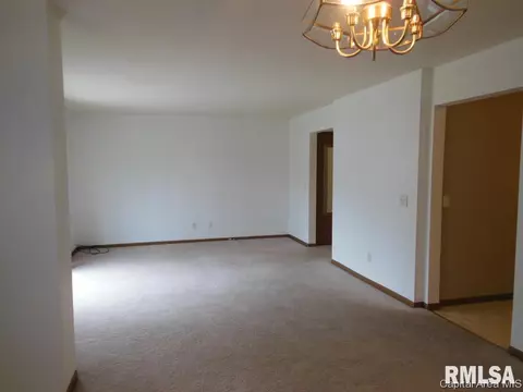 75-77 Marchelle, Springfield, IL 62702 photo 2