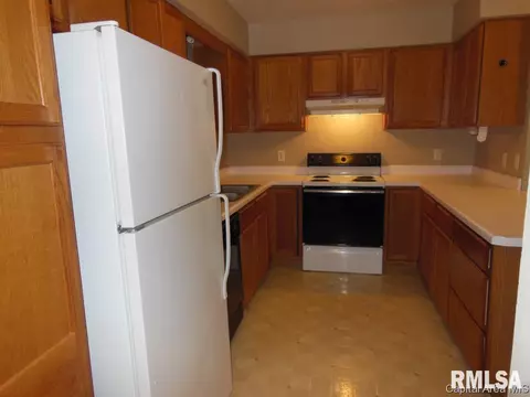 75-77 Marchelle, Springfield, IL 62702 photo 3