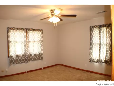 1824 Lee St, Springfield, IL 62703 photo 7