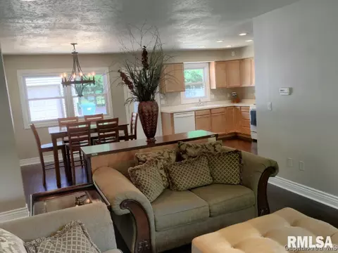 2017 Creighton Rd, Springfield, IL 62703 photo 4