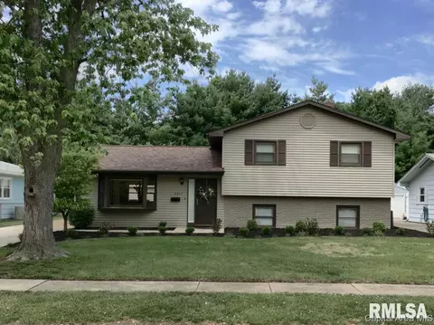 2017 Creighton Rd, Springfield, IL 62703 photo 1