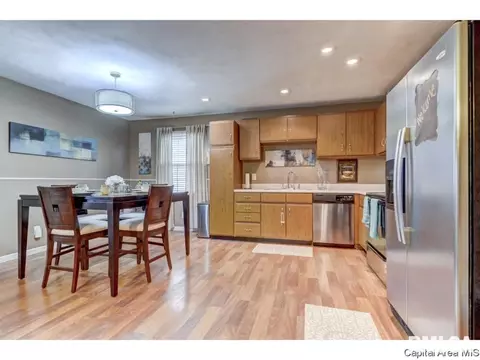 1604 Brenda Ct, Springfield, IL 62702 photo 5