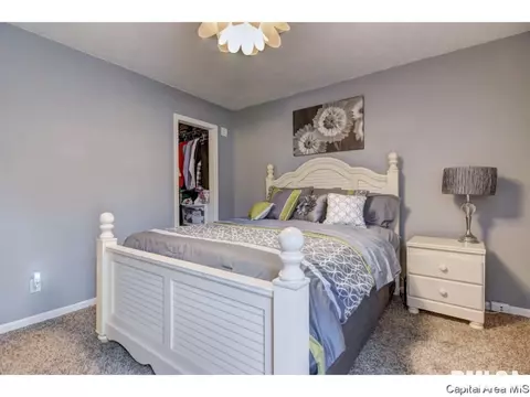 1604 Brenda Ct, Springfield, IL 62702 photo 12