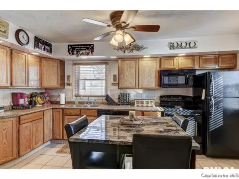2260 E Keys Ave, Springfield, IL 62702 photo 3