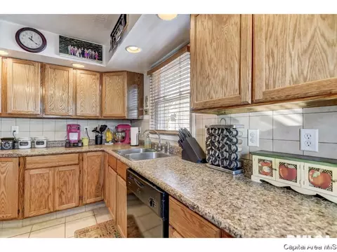 2260 E Keys Ave, Springfield, IL 62702 photo 9