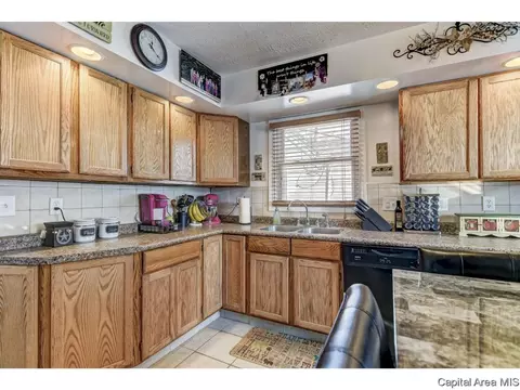 2260 E Keys Ave, Springfield, IL 62702 photo 11