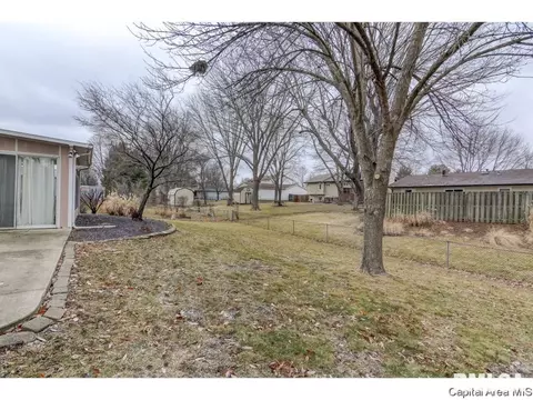 2525 Greenbriar Rd, Springfield, IL 62704 photo 4