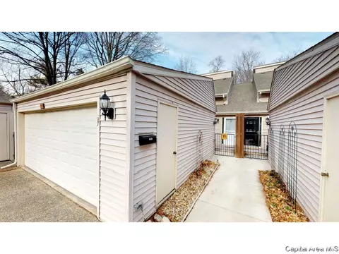 7 Country Pl, Springfield, IL 62703 photo 1