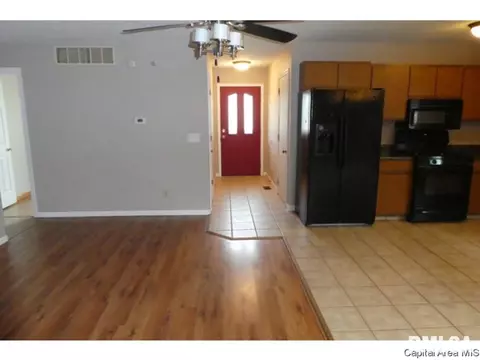 1504 Brenda Ct, Springfield, IL 62702 photo 4