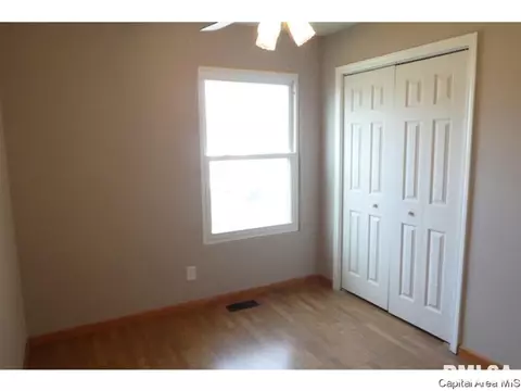 1504 Brenda Ct, Springfield, IL 62702 photo 13