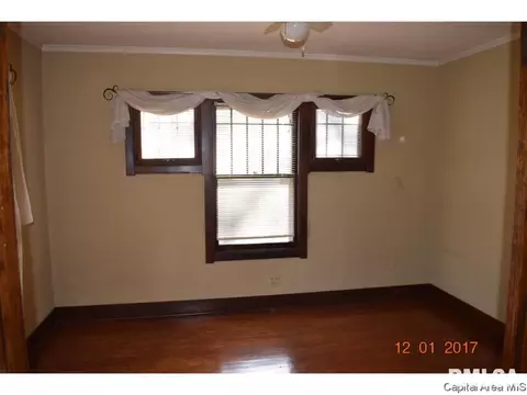 2101 S 6th St, Springfield, IL 62703 photo 7
