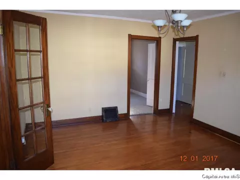 2101 S 6th St, Springfield, IL 62703 photo 5