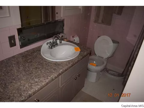 2101 S 6th St, Springfield, IL 62703 photo 11