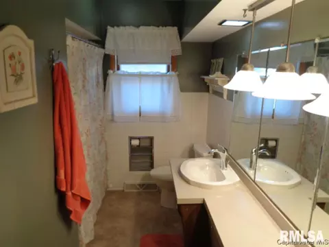 2231 Enterprise St, Springfield, IL 62702 photo 7