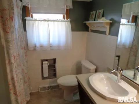 2231 Enterprise St, Springfield, IL 62702 photo 9