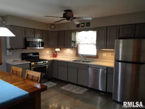 2231 Enterprise St, Springfield, IL 62702 photo 4