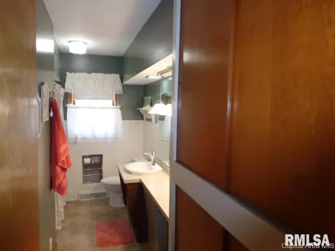 2231 Enterprise St, Springfield, IL 62702 photo 8
