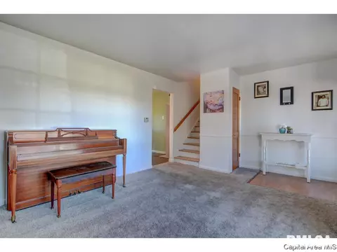 2320 Queensway Rd, Springfield, IL 62703 photo 4