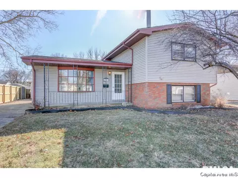 2320 Queensway Rd, Springfield, IL 62703 photo 1