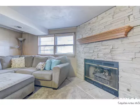 2320 Queensway Rd, Springfield, IL 62703 photo 18