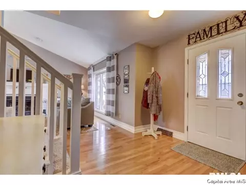 1112 Steeplechase Ln, Springfield, IL 62712 photo 2