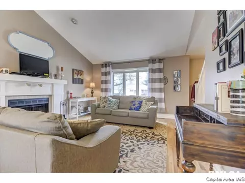 1112 Steeplechase Ln, Springfield, IL 62712 photo 8