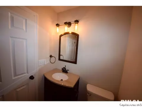 14517 Prairie Trl, Athens, IL 62613 photo 15
