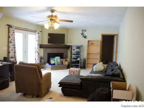 100 Mayden, Springfield, IL 62707 photo 3