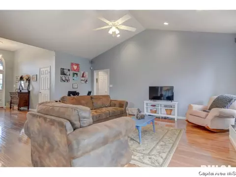 370 Fitzgerald Dr, Springfield, IL 62711 photo 7
