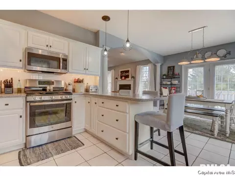 370 Fitzgerald Dr, Springfield, IL 62711 photo 10