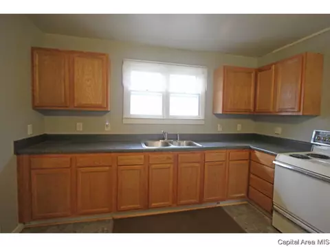 2016 N 9th St, Springfield, IL 62702 photo 5